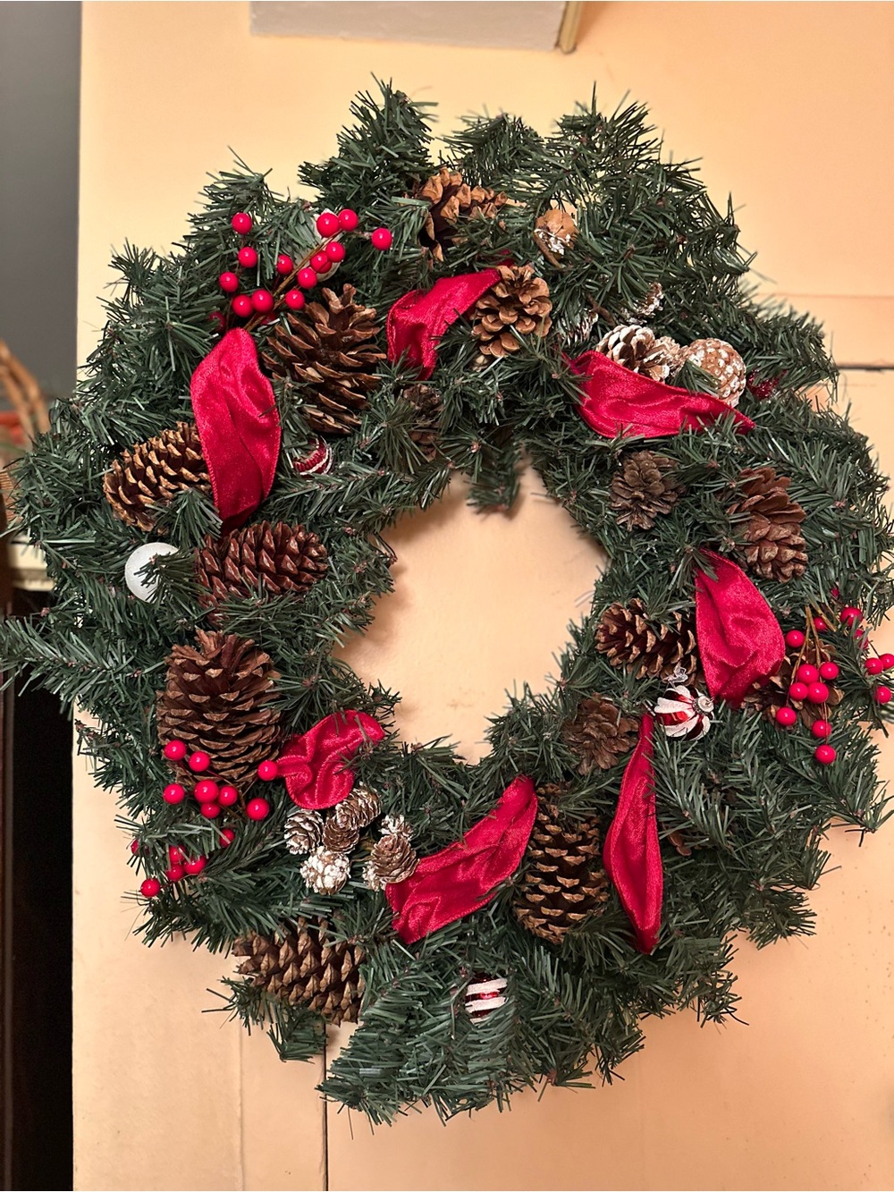 Classic Green and Red Holiday Wreath with Scented Pinecones